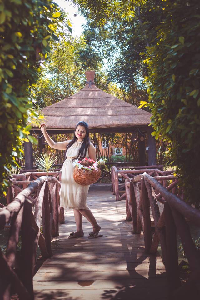 Maternity Photography Price List | Rates | Cost | Packages in India